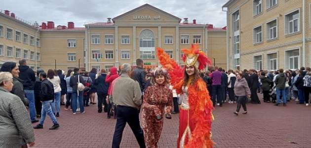 Одним из главных событий 1 сентября в этом году в нашем городе стало открытие школы #4.