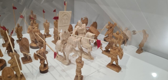 Сегодня в музее "Городская управа" состоялось открытие персональной выставки самарского мастера деревянной скульптуры, Алексея Котлярова.