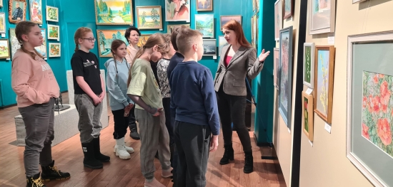 Сегодня гостями "Палитры" стали воспитанники детской художественной школы, преподаватель Елена Лободина